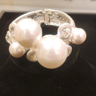 Pearl Rhinestone Cluster Hinge Bracelet